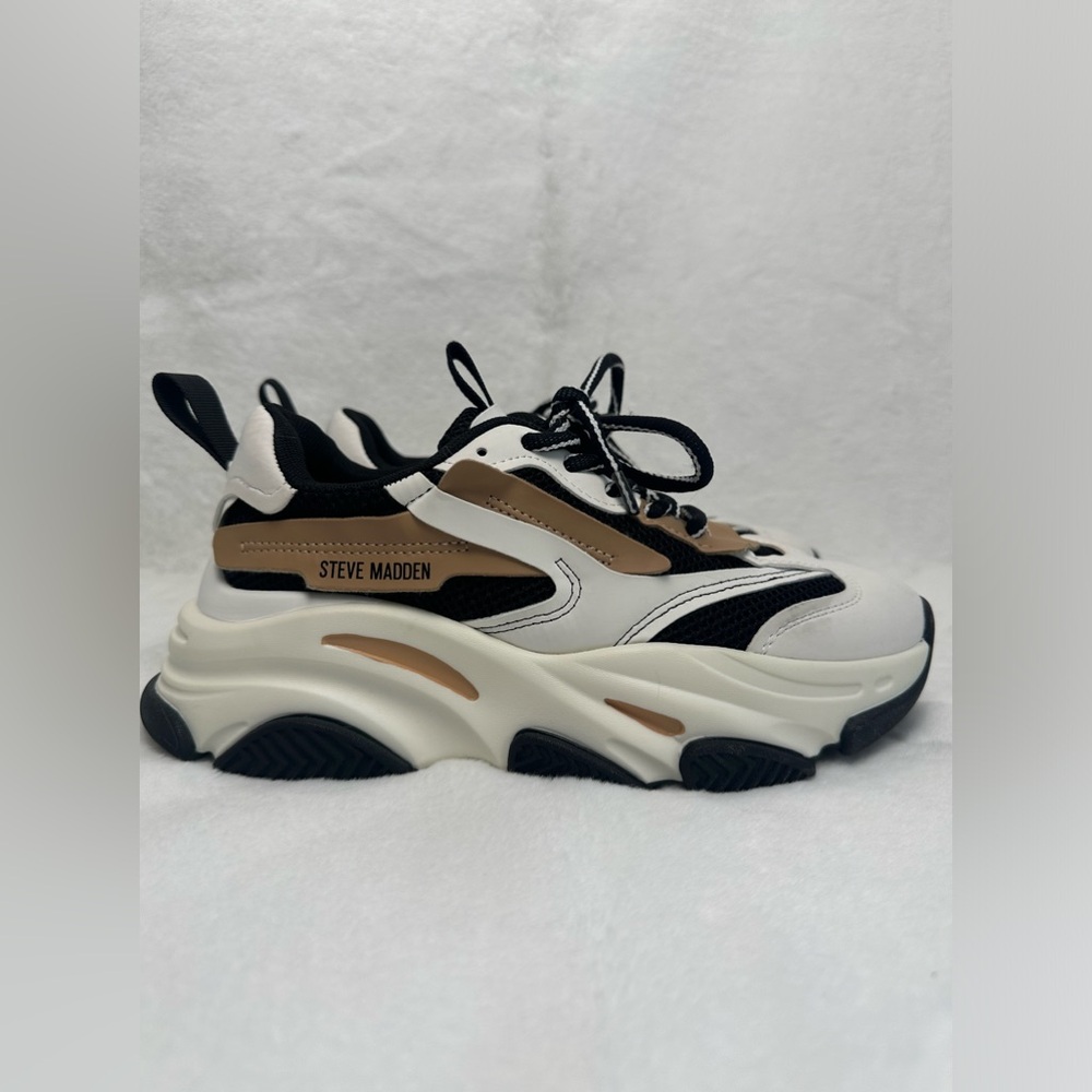 STEVE MADDEN SNEAKERS - SIZE 7 WOMENS